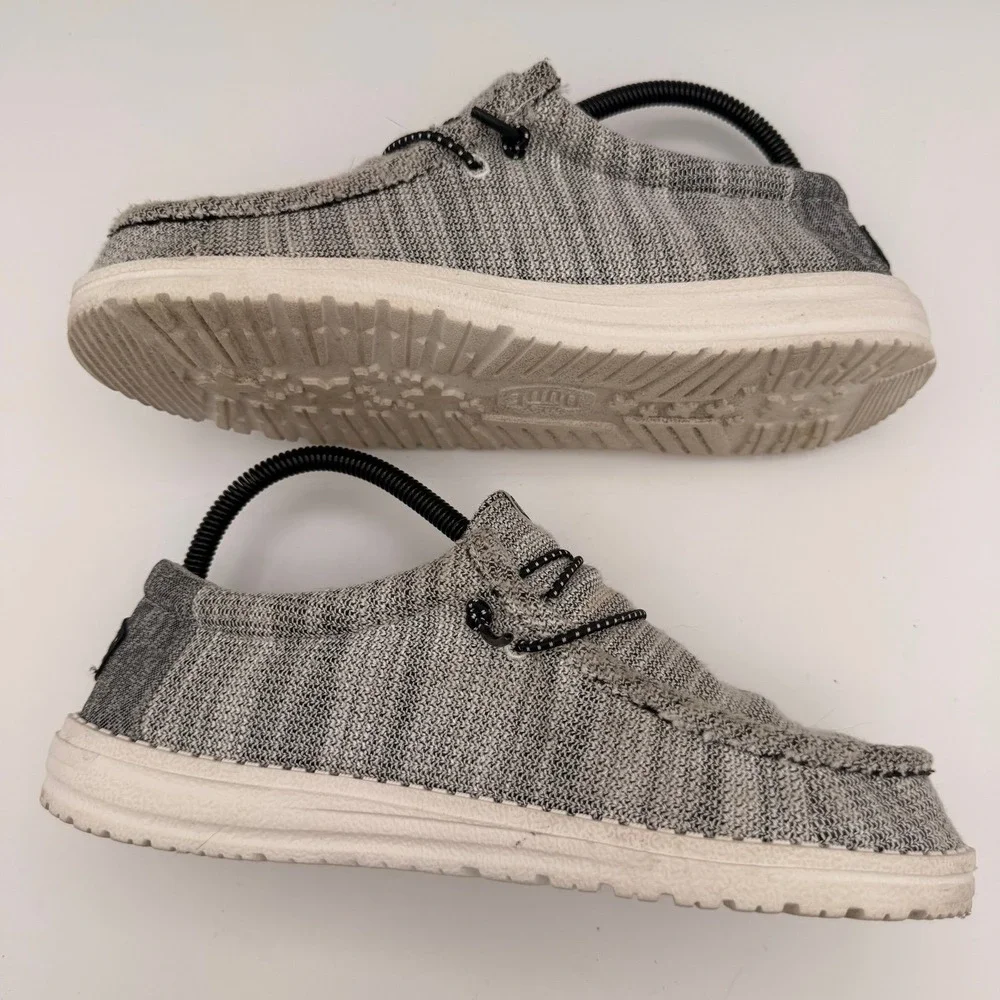 Unisex Wally Youth Stretch Gray White Yin Yang Slip-On Shoes Size J6 (Women's 8)